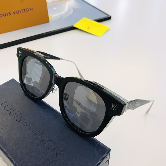 Louis Vuitton Sunglasses Top Quality LVS00833
